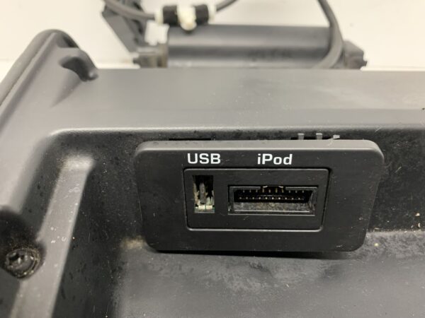 2012, Land Rover, Discovery, HSE, IV L319, Console Lid - Image 5