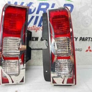 HUMMER H3 2008 TAIL LIGHT SET LEFT AND RIGHT