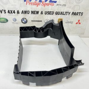Genuine Left  Air Deflector Bracket for RANGE ROVER VOGUE L405  (LR034578 )