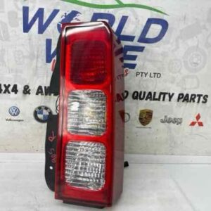 HUMMER H3 2008 TAIL LIGHT RIGHT