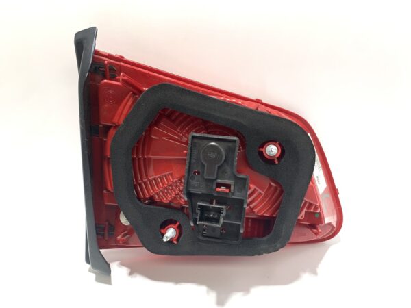 2013, Volkswagen, Touareg, 7P, Right Boot Light - Image 3