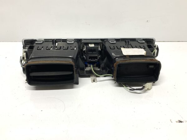 2008, Land Rover, Range Rover, Vogue, L322, Dash Air Vent Centre - Image 3