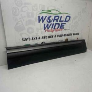 RANGE ROVER EVOQUE 2012 DOOR BODY MOULD RIGHT FRONT