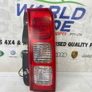 HUMMER H3 2009 TAIL LIGHT RIGHT