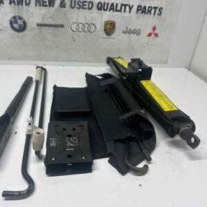 LAND ROVER DISCOVERY SPORT 2016 L550 MY17 JACK & TOOL KIT