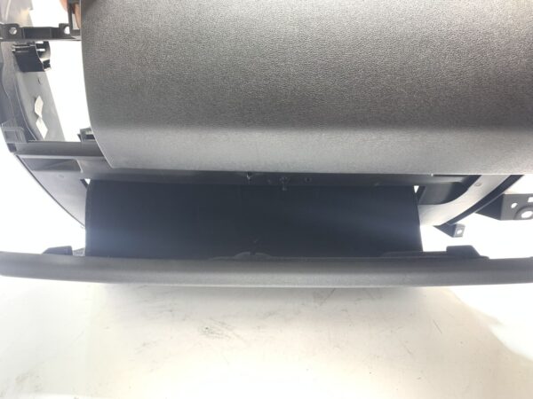 2011, Land Rover, Discovery 4, L319, Glove Box - Image 6