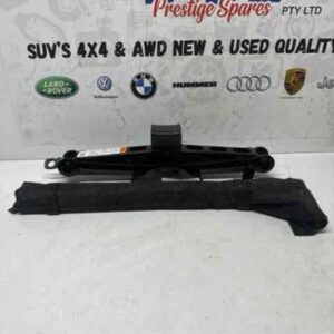 LAND ROVER DISCOVERY 4 2012 L319 JACK & HANDLE