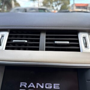 RANGE ROVER EVOQUE 2012 2.2L DIESEL Centre DASH VENTS